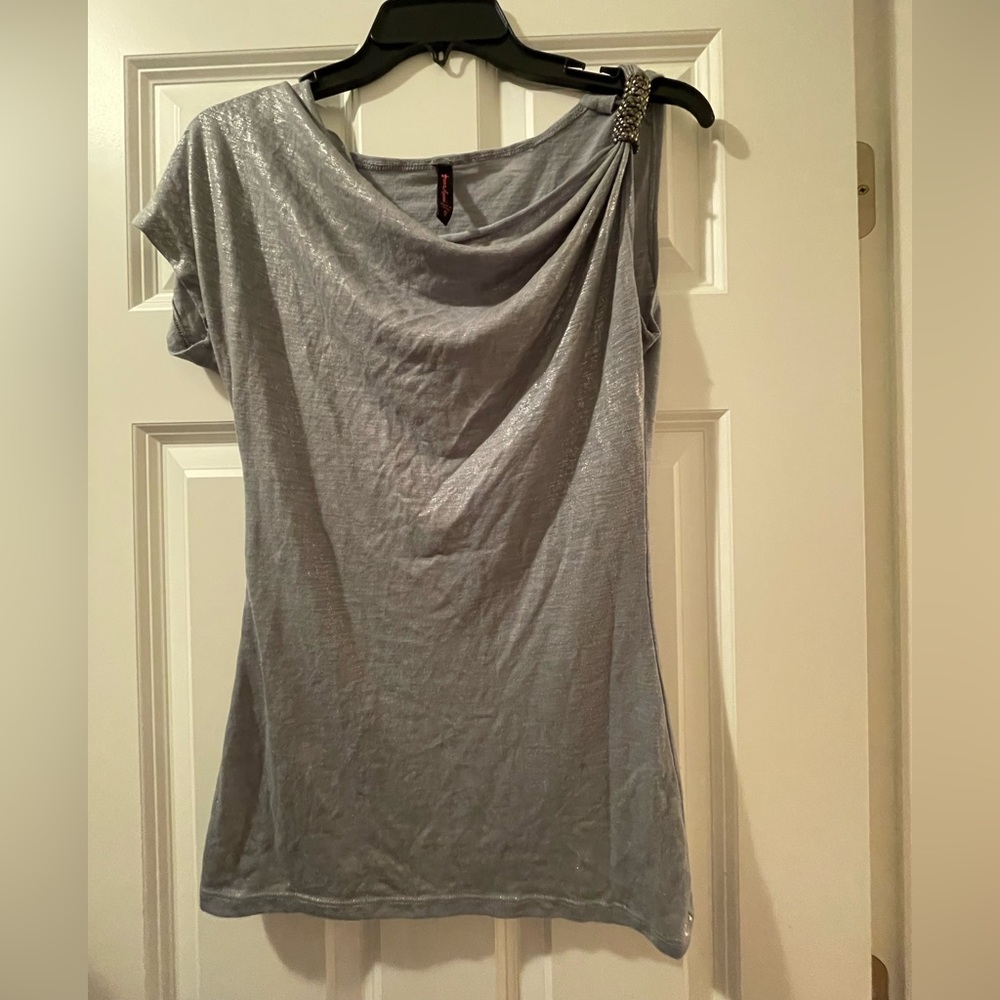 Cute top, great for a party